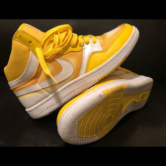 Nike Shoes - NIKE